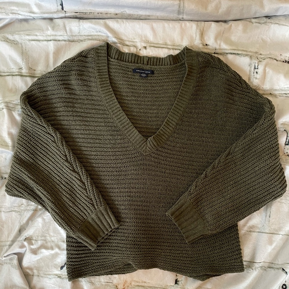 American Eagle 🦅 Olive green crop sweater